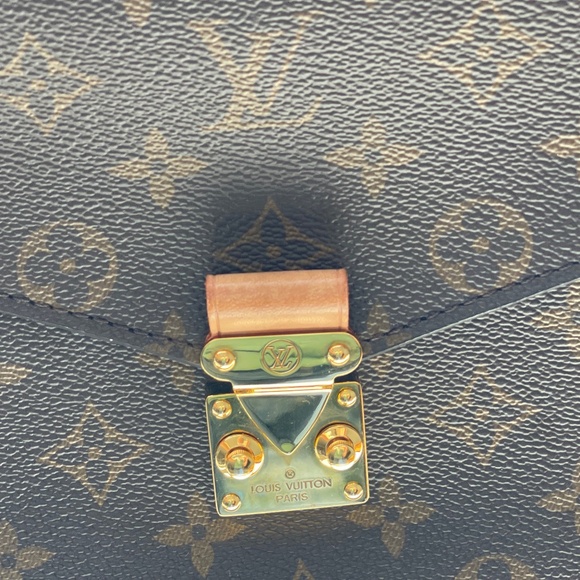 LOUIS VUITTON  Monogram Pochette Metis - Picture 3 of 9